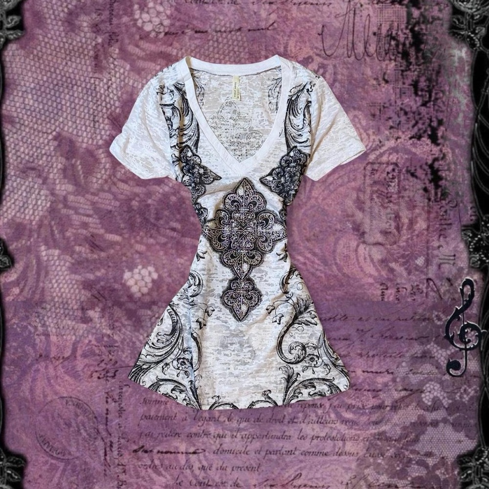 Vintage Y2K Deadstock Grunge Bedazzled Fleur de Lis Short Sleeve Top